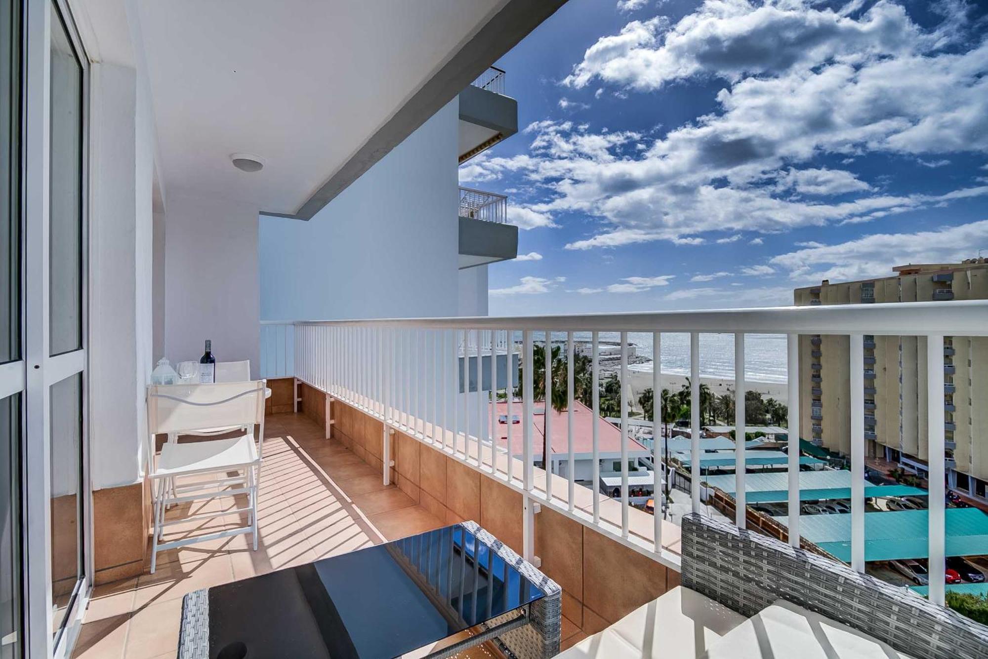 Puerto Marina, Apartamento Frente Al Mar เบนัลมาเดนา ภายนอก รูปภาพ
