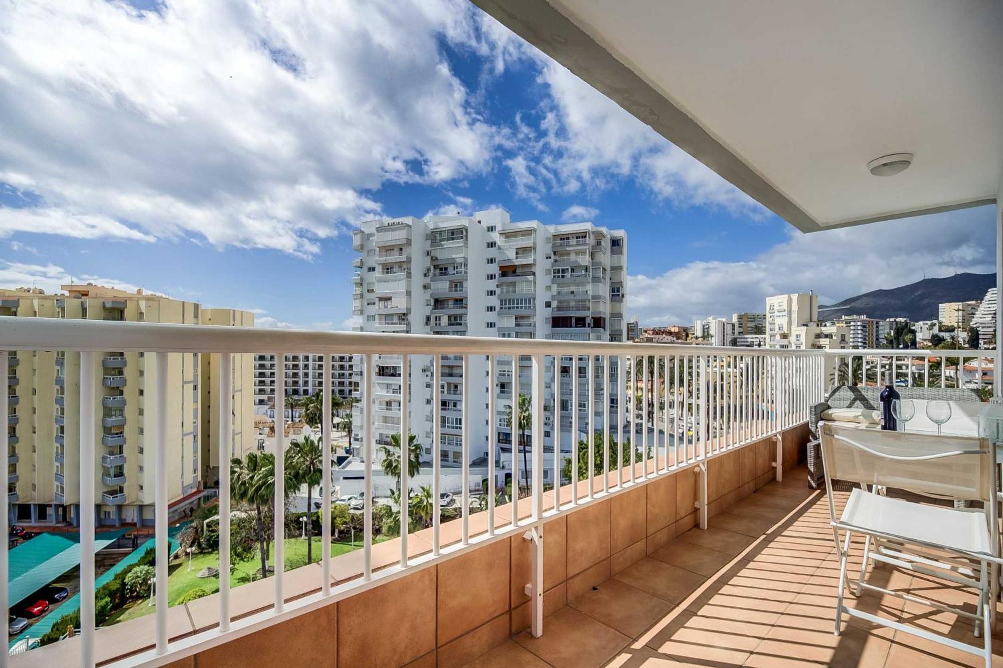 Puerto Marina, Apartamento Frente Al Mar เบนัลมาเดนา ภายนอก รูปภาพ